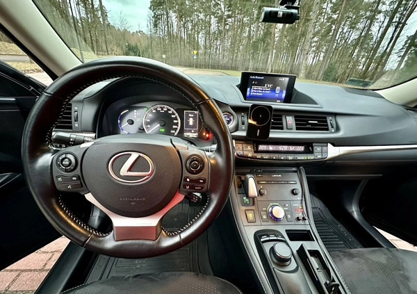 Lexus CT cena 96500 przebieg: 42200, rok produkcji 2019 z Augustów małe 497